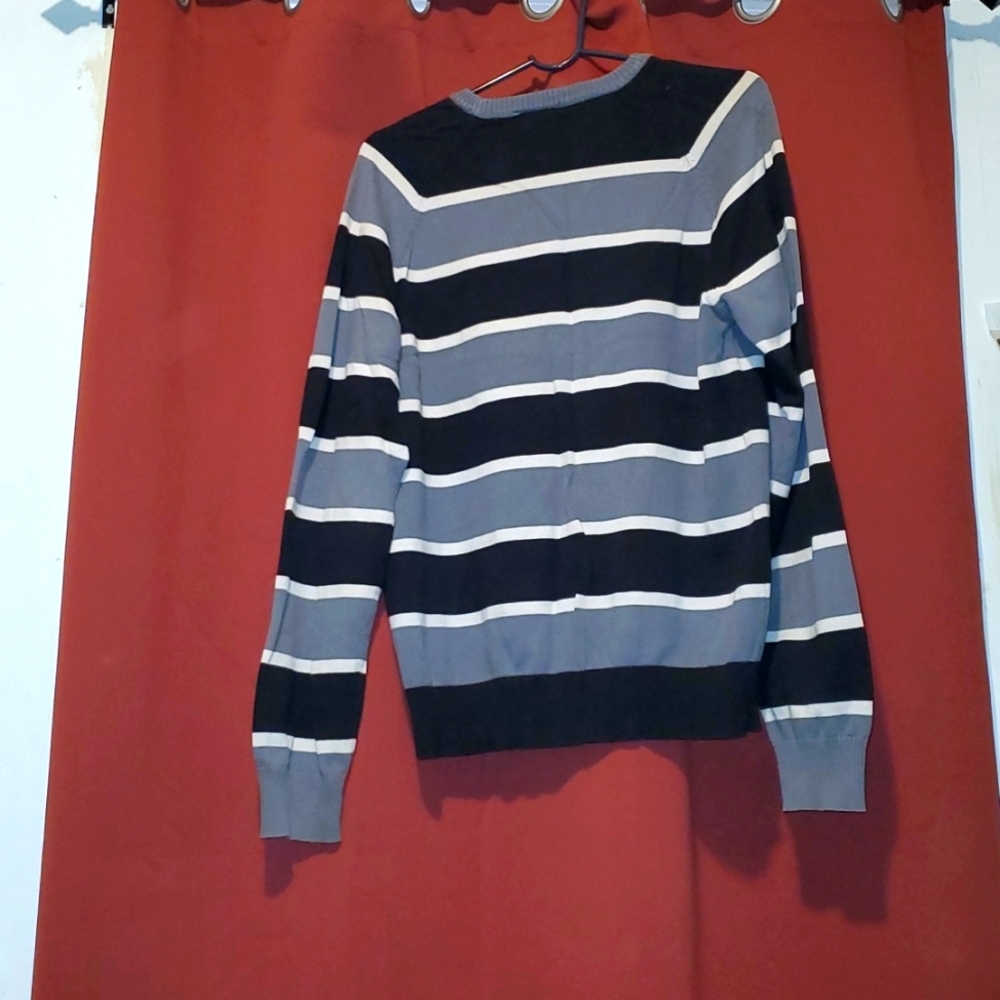 Used DIVIDED Long Sleeved Sweater